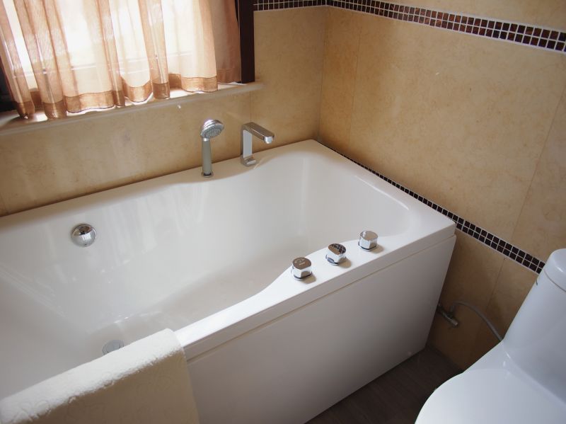 Tub Refinishing detail